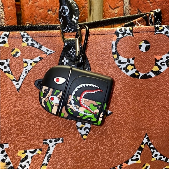 Camo Shark Backpack AirPods Pro Case - Picture 4 of 7